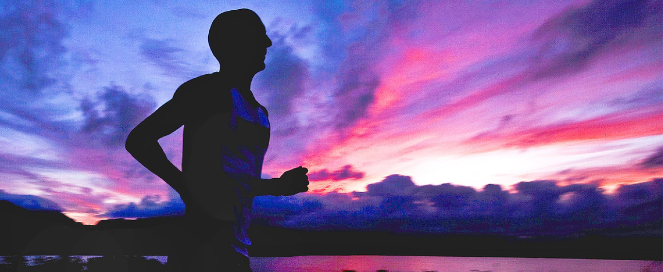 4 Bahaya Lari Malam Hari yang Harus Diwaspadai